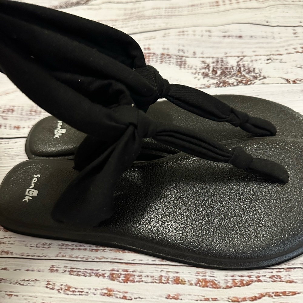Sanuk sling sandals
